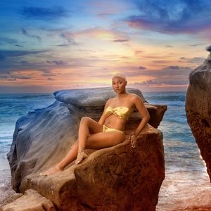 piece swimsuit/Bikini/Gold/BeachWear/Magazine